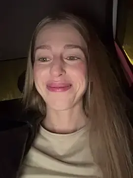 Stripchat Adult Webcams of kira_mia