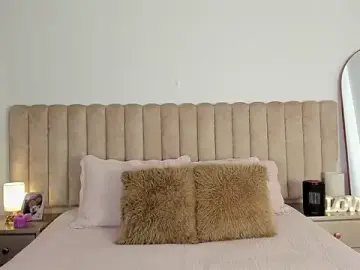 Stripchat Live Sex Cam of Sophie_Restrepo