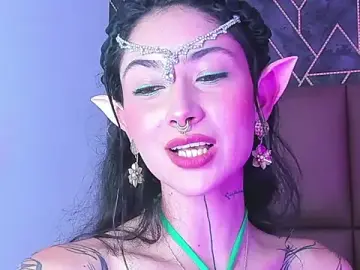 Stripchat Live Sex Cam of princess_deimos__