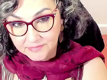 Stripchat Sex Cam of cataleya_mom