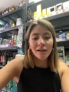 Stripchat Watch Live Sex Cams of Andrea_19blonde