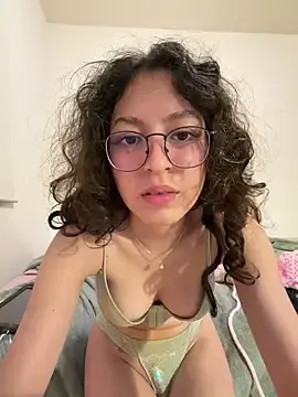 Stripchat Free Live Porn of Alicatcua_