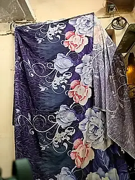 Stripchat Free Live Porn of meenu_bhabhi547