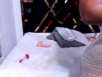 zara_smitt from stripchat