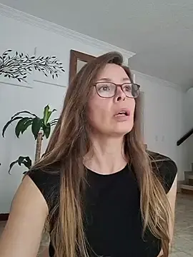 Stripchat Live Sex of karina_warthon