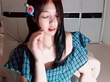 Stripchat Nude Webcam of Miu1_girl