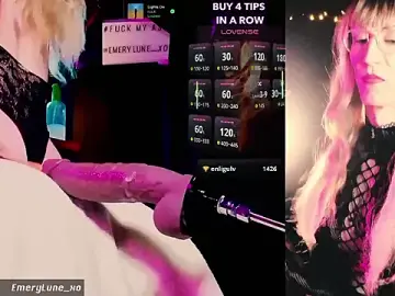 Stripchat Watch Live Sex Cams of EmeryLune_xo