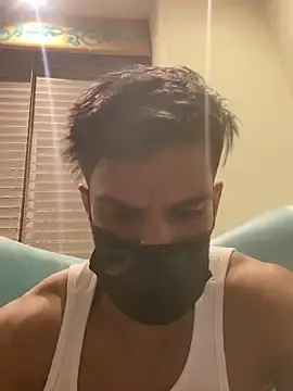 Stripchat Live Sex Cam of Hunkyardd