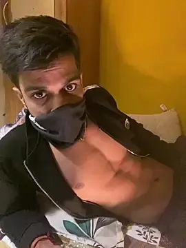 Stripchat Live Sex Cam of Hunkyardd