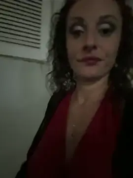 Stripchat Free Porn Cam of therealbeverlycious