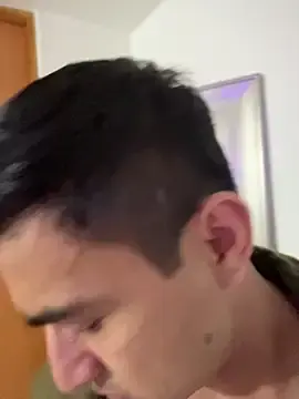 Stripchat Sex Cam of Chris_Clarck