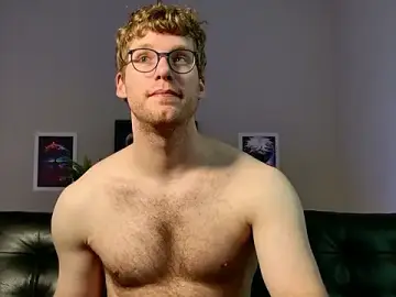 BlueEyedTallGuy94 from stripchat