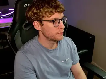 Stripchat Free Porn Cam of BlueEyedTallGuy94