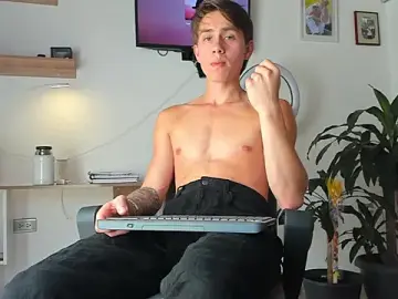 Stripchat Live Sex Cam of manucute_23_