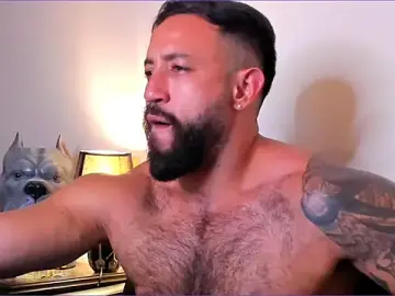 Stripchat Live Sex Cam of BradLeon_