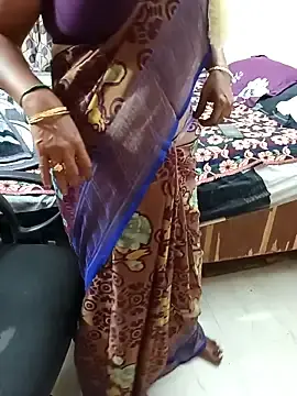 Stripchat Sex Cam of menaka-tamil
