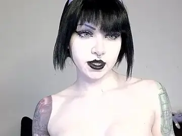Stripchat Watch Live Sex Cams of Ivey_Strigoi
