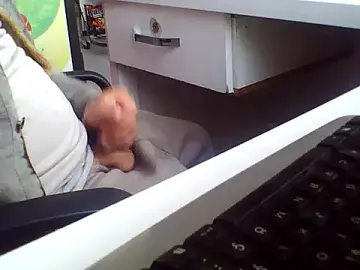 AMCIKSEVER42 from stripchat