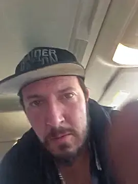 Stripchat Sex Cam of UncutHammer69