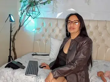 Stripchat Private Sex Chat of Chanel_milff_