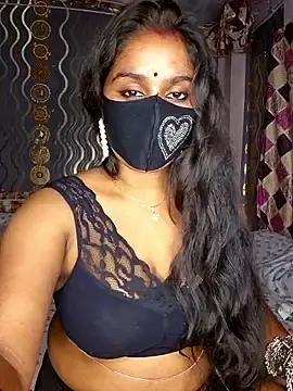 Sweet-Maddlina from stripchat