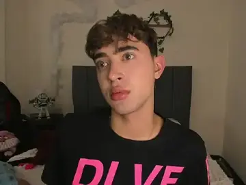 Stripchat Sex Cam of JustinCastiblanco