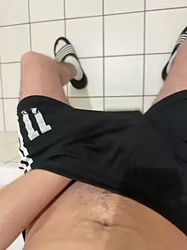 Stripchat Live Sex Cam of 19yobigdick