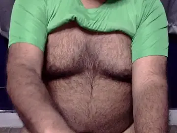 Stripchat Live Sex Cam of hairysubcub_70