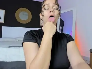 VioletPaket from stripchat