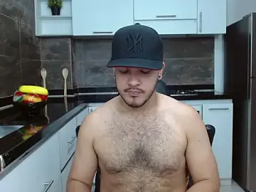 Stripchat Sex Cam of Andrew_Lewiss