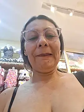 Stripchat Live Sex Cam of Mia-funny20