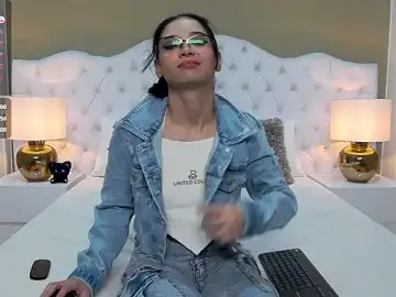 Stripchat Free Porn Cam of Little_Lizzy_Miller