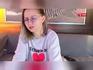 NymphoArri from xlovecam