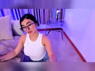 Xlovecam Live Sex Cam of EmmaBeaumont