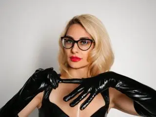 Xlovecam Free Porn Cam of CrystalSky