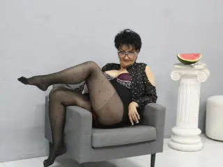 Xlovecam Sex Cam of SondraRiddle