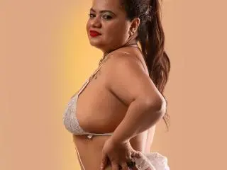 Xlovecam Private Sex Chat of ReynaHt