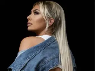 Xlovecam Nude Webcam of EmiliaFrench