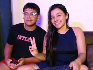 PrettyHotCouple69 from xlovecam