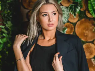 VictoriaRay from xlovecam