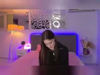 LuisaClover from xlovecam