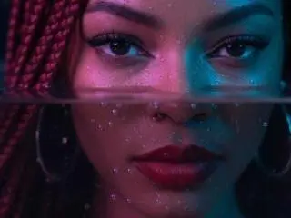 AlixNoa from xlovecam