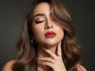 Xlovecam Adult Webcams of YourDreamGoddess