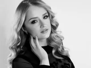 Xlovecam Free Porn Cam of OhMollyHoney