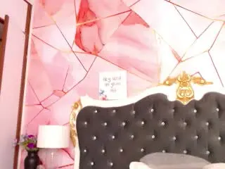 Xlovecam Adult Webcams of LindaBird