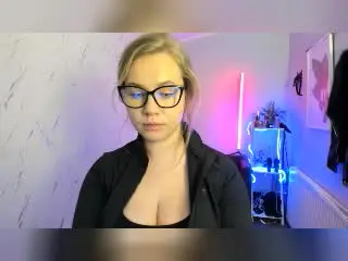 Xlovecam Nude Webcam of HollyCandyX