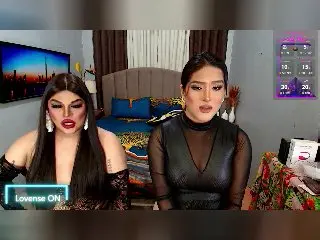 Xlovecam Live Sex Cam of InsatiableQueensX