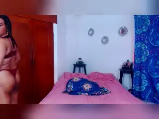 Xlovecam Free Live Porn of EmilyBigHot