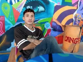 Xlovecam Free Live Porn of Polylu