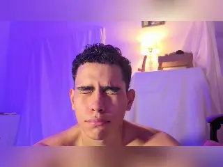 Xlovecam Sex Chat of Yamilk69